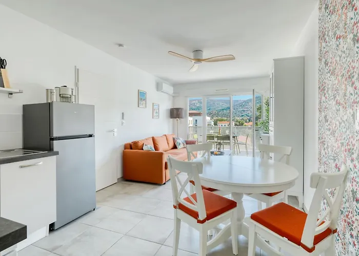 Apartmán 2-bedroom With Pool Parking & Balcony Le Lavandou