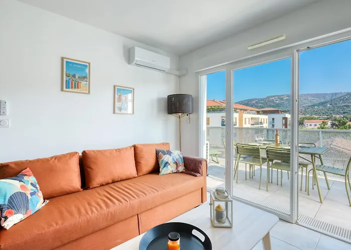 2-bedroom With Pool Parking & Balcony Apartmán Le Lavandou