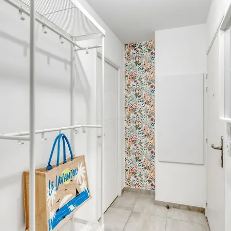 شقة 2-bedroom With Pool Parking & Balcony لو لا فاندو